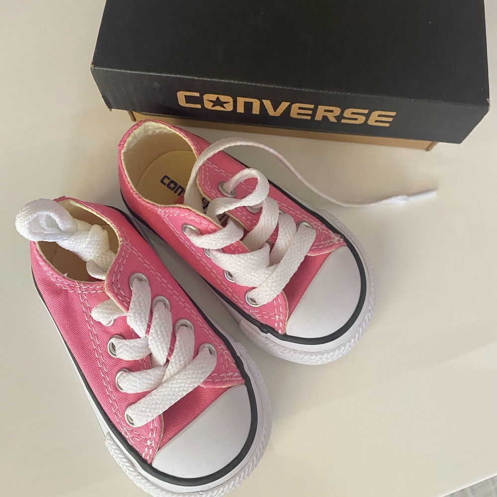 Converse baby sneakers - size 3 NWT!